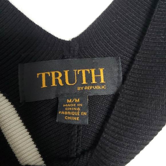 Truth By Republic Womens V Neck Sweater Size M Striped Monochrome Chic Casual - Picture 2 of 10
